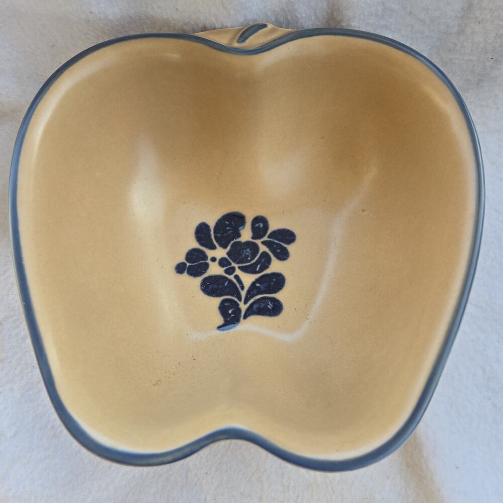 PFALTZGRAFF FOLK ART BAKER APPLE SHAPED 8-3/8" STONEWARE